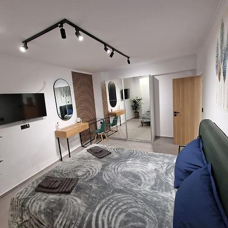 Patras Blue Sea And Sky Deluxe Apartment Luaran gambar