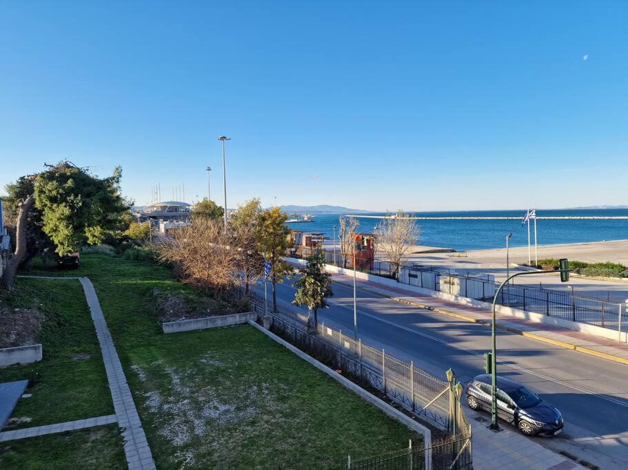 Patras Blue Sea And Sky Deluxe Apartment Luaran gambar
