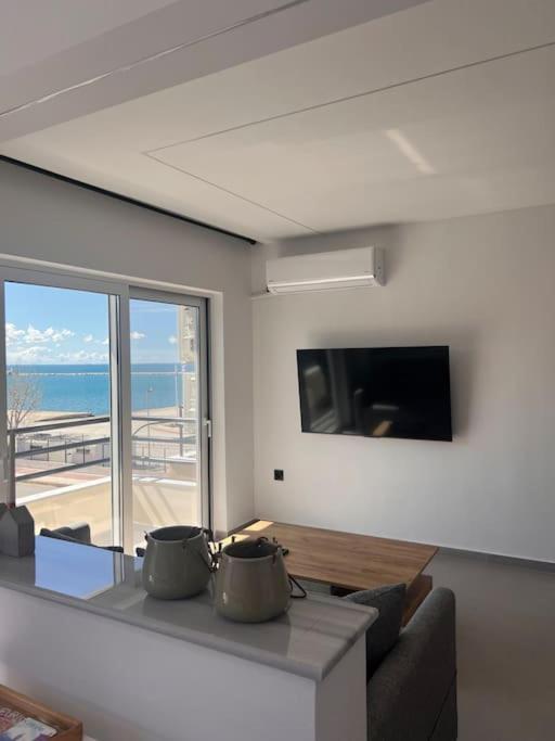 Patras Blue Sea And Sky Deluxe Apartment Luaran gambar