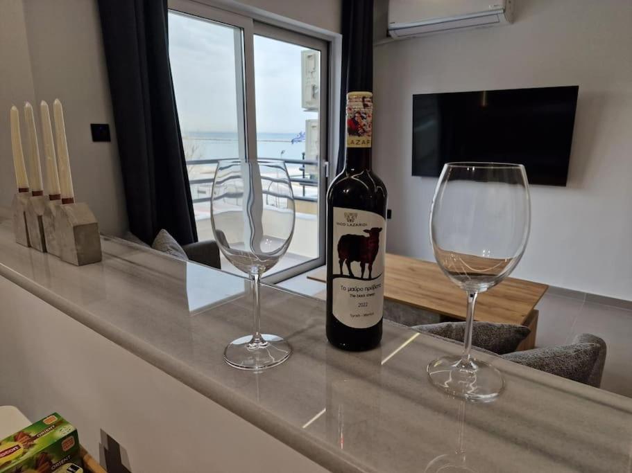 Patras Blue Sea And Sky Deluxe Apartment Luaran gambar
