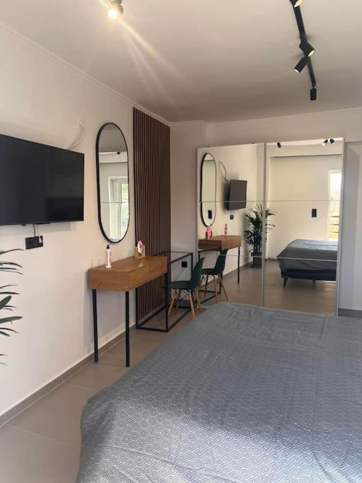 Patras Blue Sea And Sky Deluxe Apartment Luaran gambar