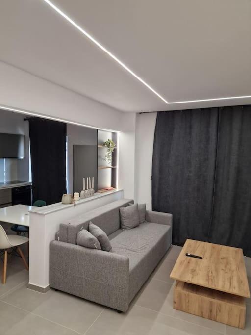 Patras Blue Sea And Sky Deluxe Apartment Luaran gambar