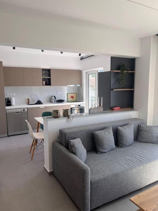 Patras Blue Sea And Sky Deluxe Apartment Luaran gambar