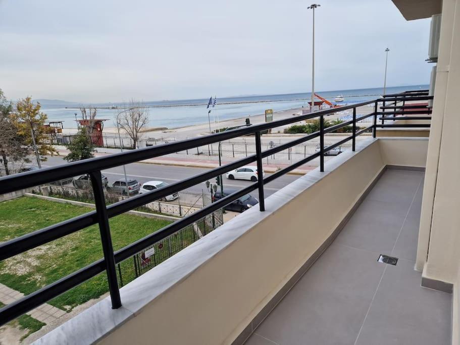 Patras Blue Sea And Sky Deluxe Apartment Luaran gambar